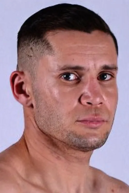 Carlos Cuadras interpretando a Self