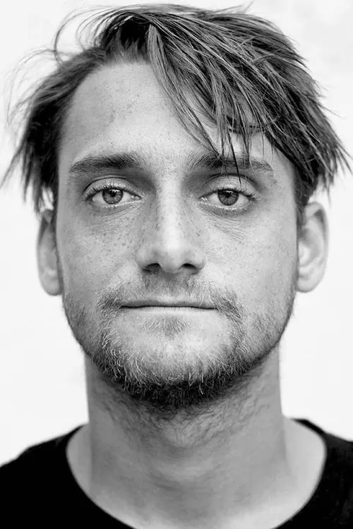 Chase Webb ha trabajado con Carlos Iqui en 1 ocasiones