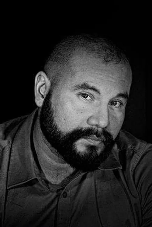 Carlos Jiminez interpretando a Joey Andreoli