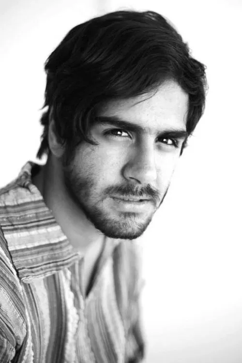 Carlos Padilla interpretando a Baltazar Charles