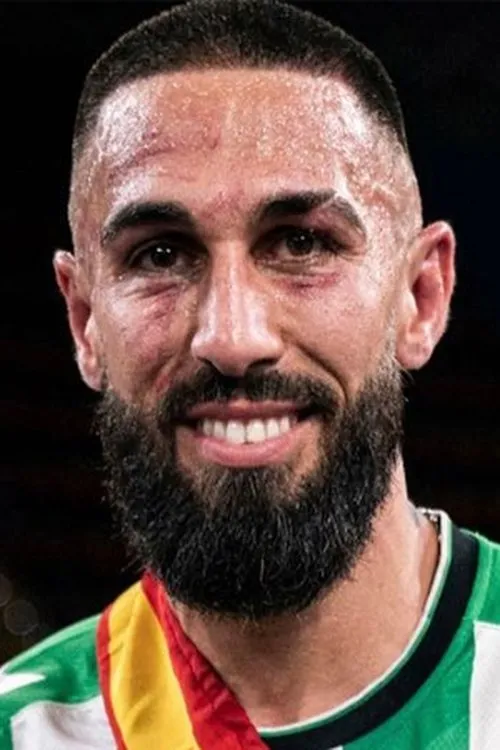 Carlos Perez interpretando a Self