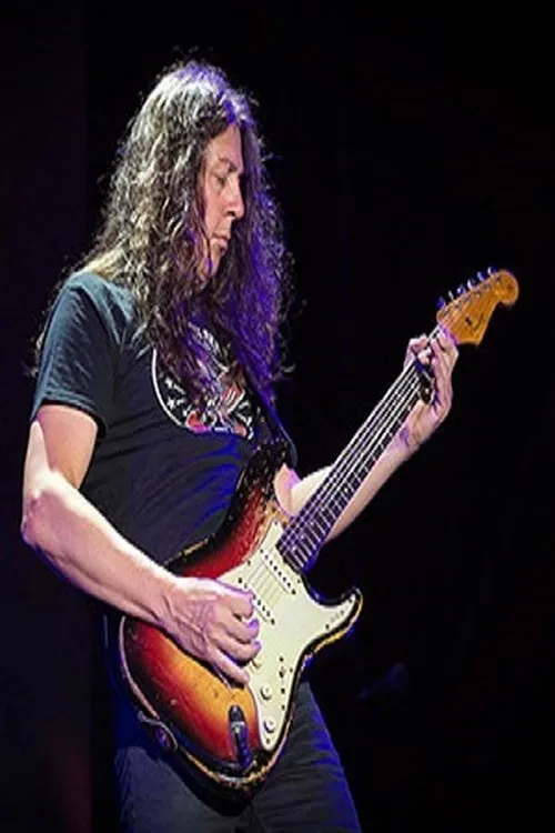 Fito Cabrales ha trabajado con Carlos Raya en 1 ocasiones