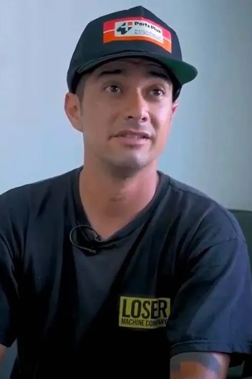 Carlos Ruiz interpretando a Himself