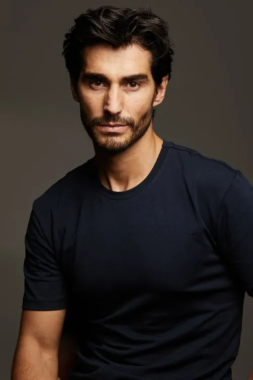 Carlos Torres — personaje: Pedro Coral Jr