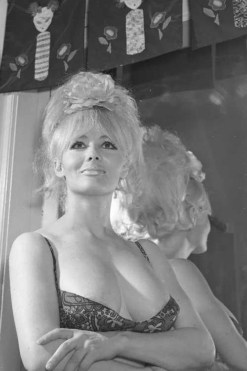 Blaze Starr ha trabajado con Carol Doda en 1 ocasiones