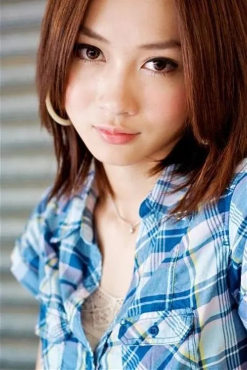 Carol Yeung interpretando a Carol