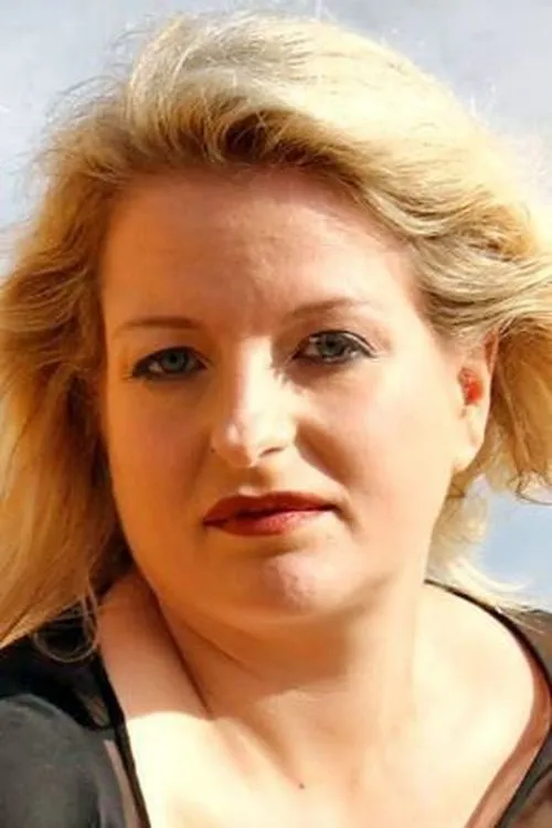 Carola en su biografía y filmografía