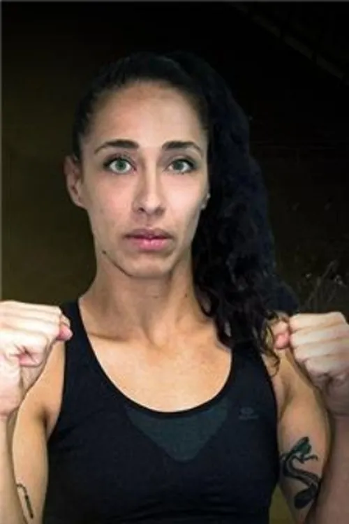 Carolina Jimenez interpretando a Herself