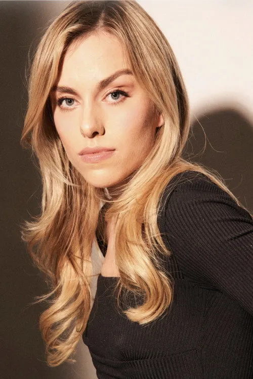 Lacie Nicole James ha trabajado con Caroline Anderson en 1 ocasiones