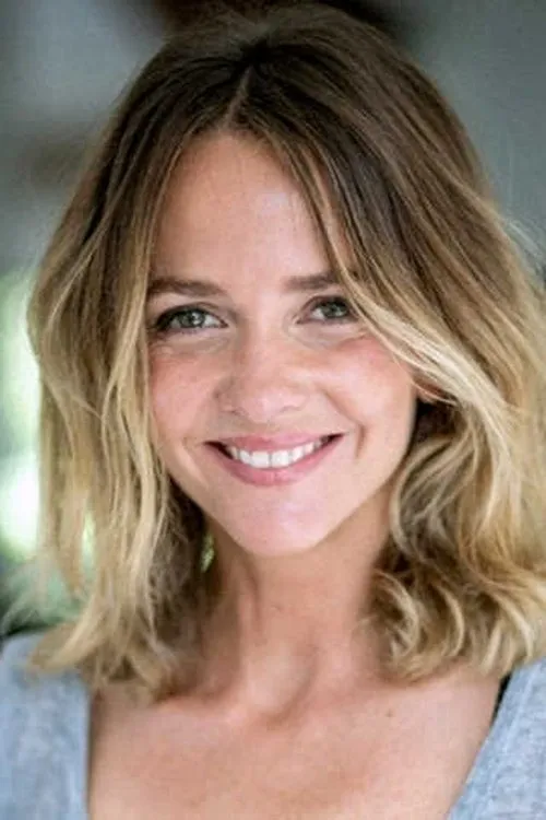 Michael Pinelli ha trabajado con Caroline Chirache en 1 ocasiones