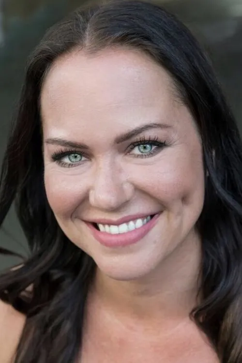 Caroline Clements interpretando a Checkout Girl