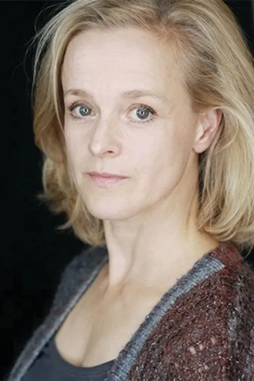 Caroline Redl interpretando a Simone Eggebrecht