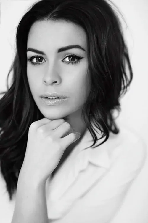 Kirsty Mather ha trabajado con Caroline Royce en 1 ocasiones