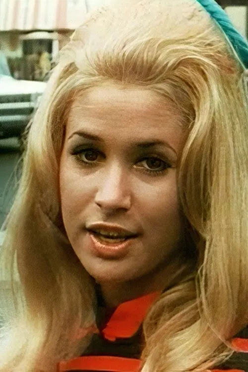 Carrie Rochelle interpretando a Karen