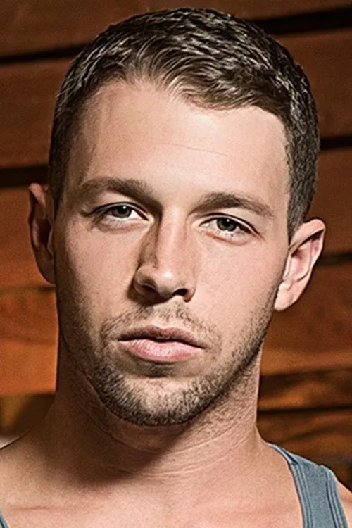 Casey Kole interpretando a 