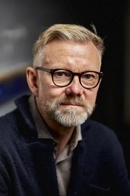 Casper Christensen interpretando a Casper