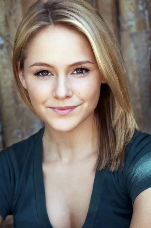 Cassi Thomson interpretando a Amber