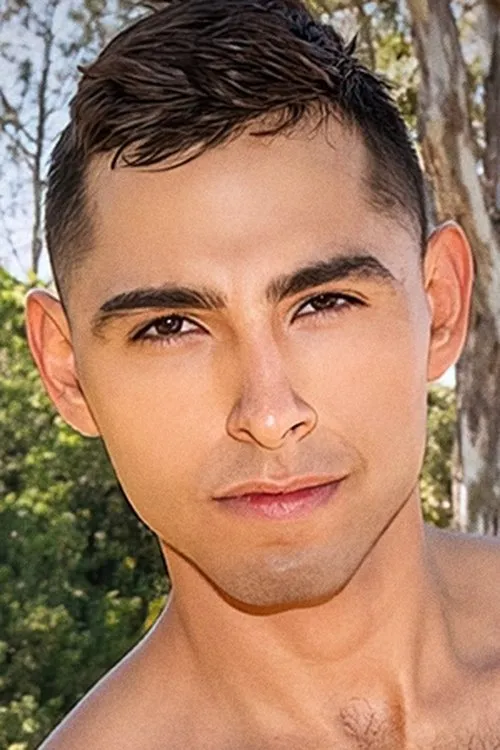 Cassian interpretando a 