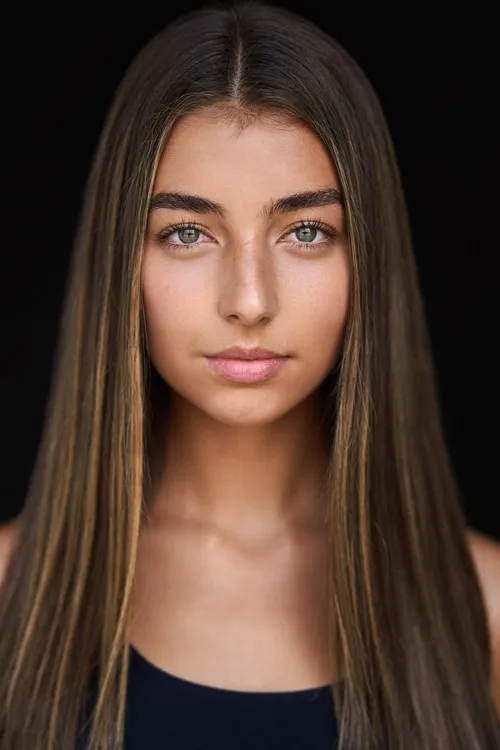 Cassidy Karin interpretando a Rosemary