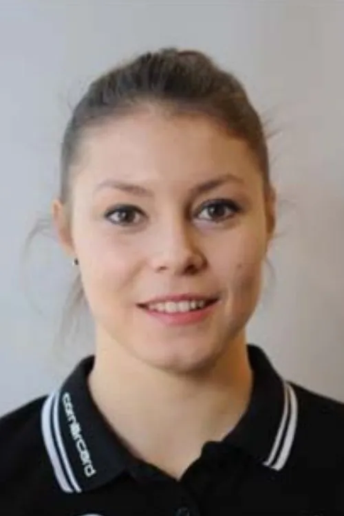 Caterina Barloggio interpretando a Steffi