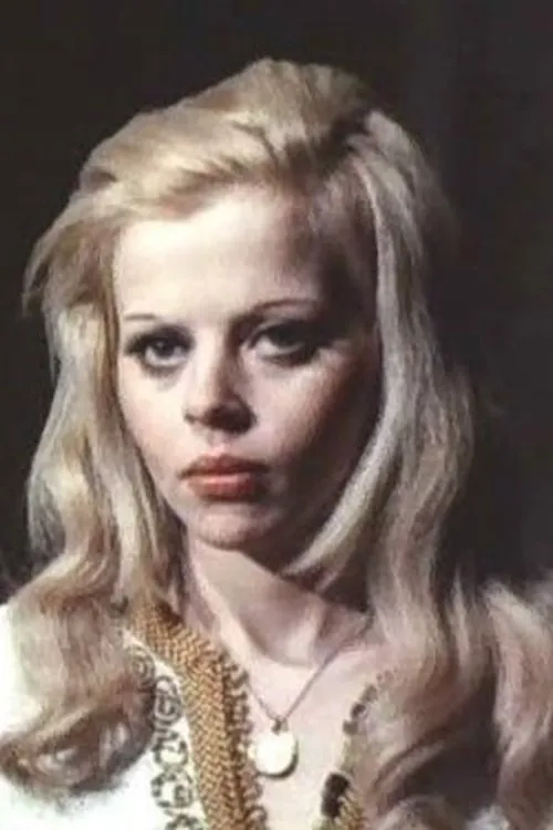 Catherine Castel interpretando a Twin Vampire