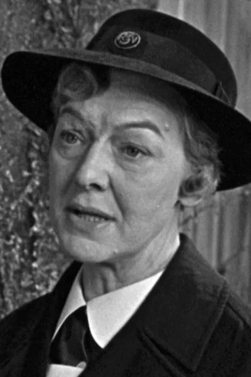 Catherine Finn interpretando a Bridget Leary