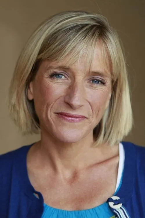 Catherine Gee — personaje: Self - Presenter