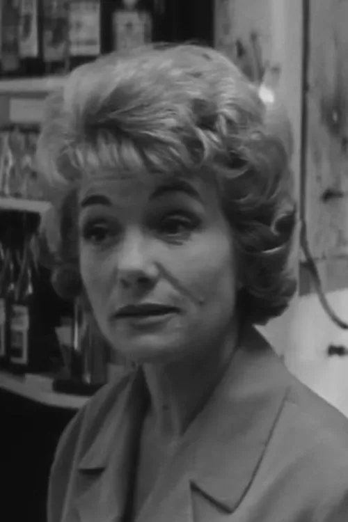 Catherine Lutz interpretando a Self