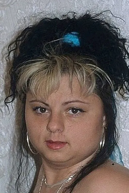 Cathleen Flies interpretando a 