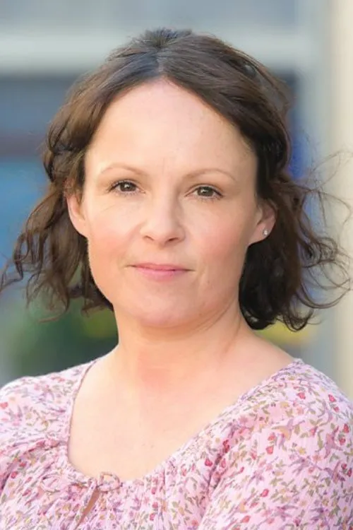 Lucy Borja-Edwards ha trabajado con Catrin Powell en 1 ocasiones