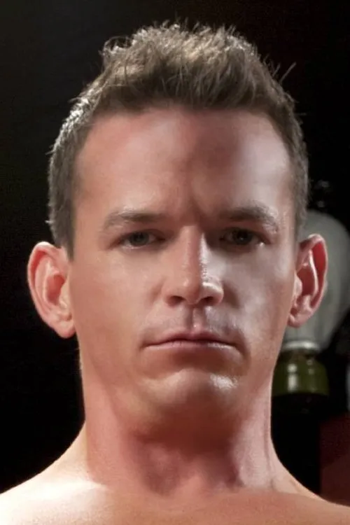 Cavin Knight interpretando a 