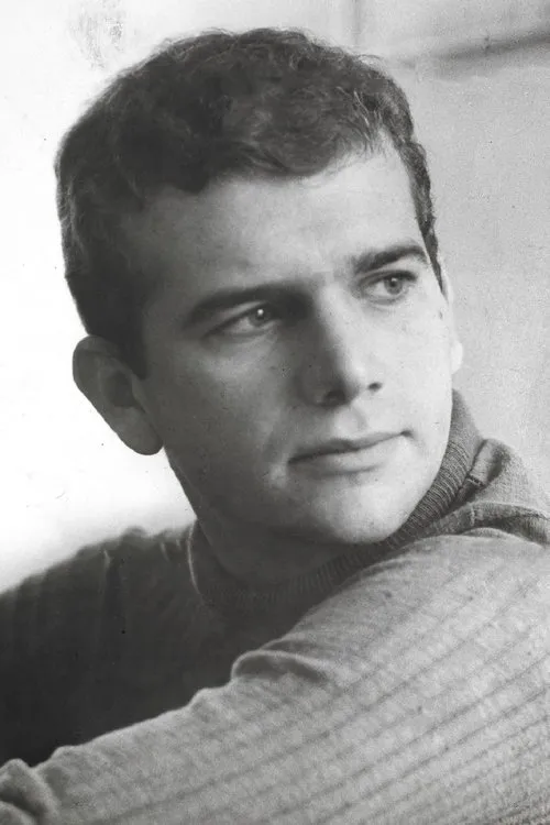 Cecil Thiré interpretando a Padre Gentile