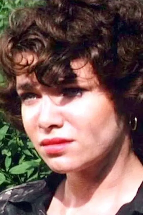 Cécile Le Bailly interpretando a Viviane