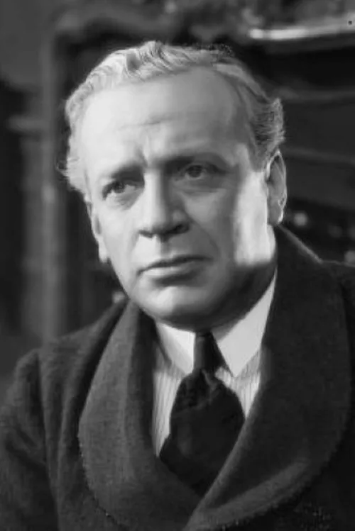 Cees Laseur interpretando a Dhr. Van Loon