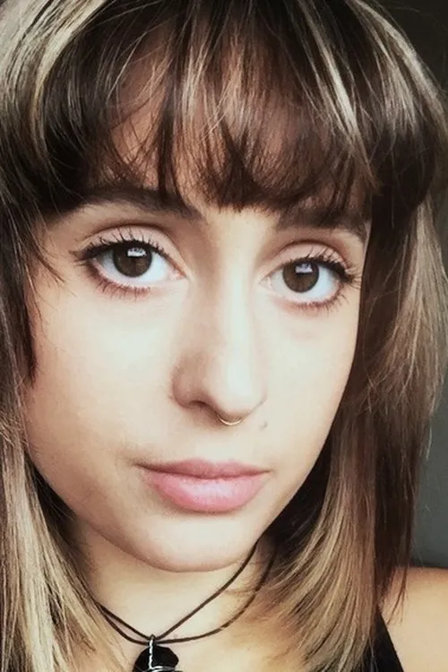 Célia Fournier-Cantin interpretando a Maripier