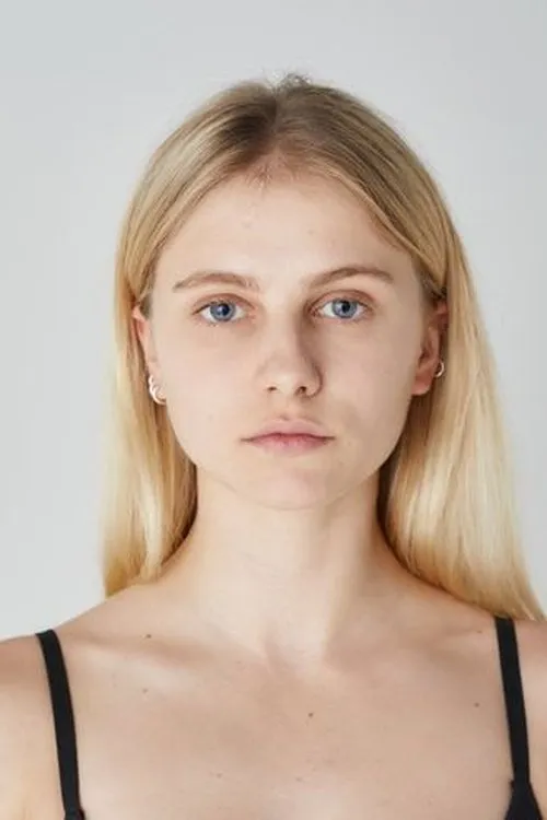 Celia Sastre — personaje: Lara