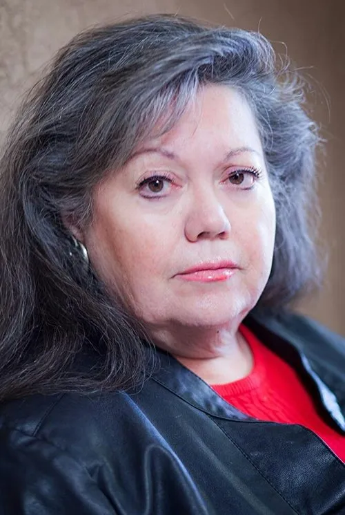 Celine R. Lopez interpretando a 