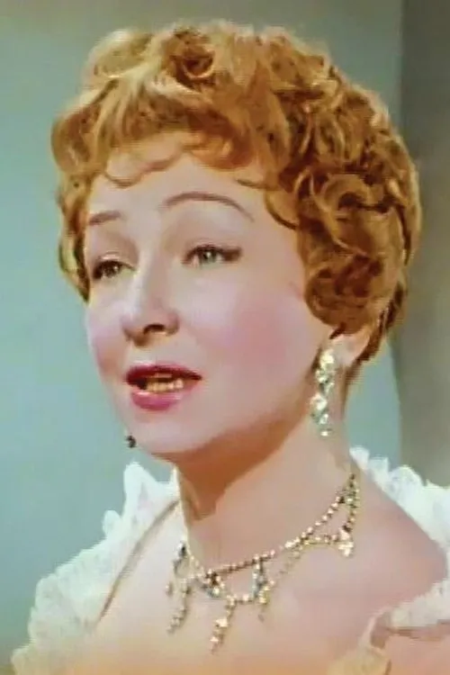 Cella Dima interpretando a 