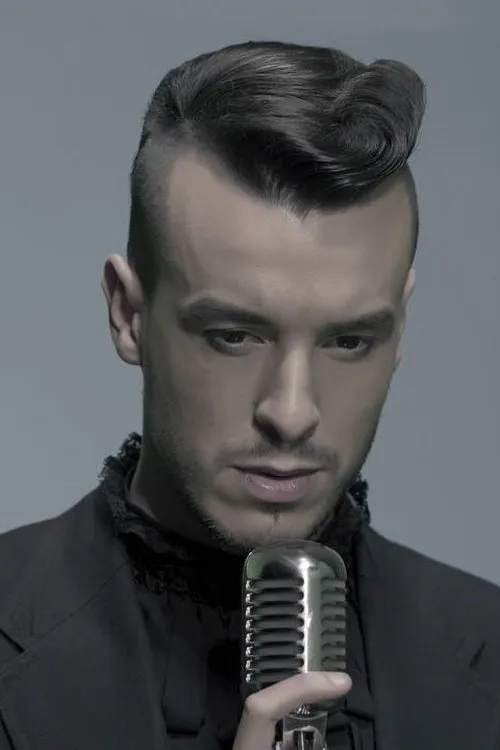 Aslizen ha trabajado con Cem Adrian en 1 ocasiones