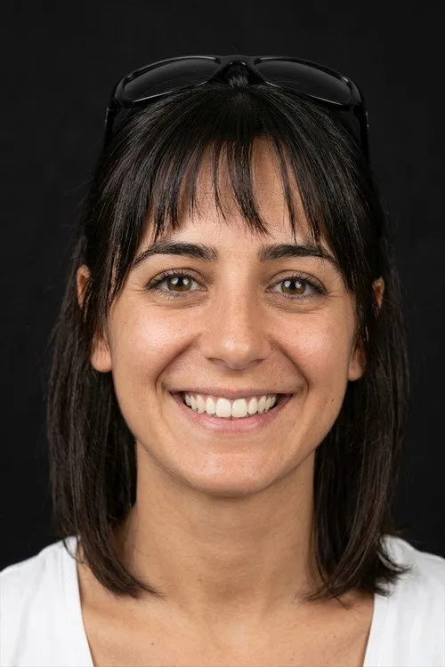 Cemre Özer — personaje: Asli Kahraman