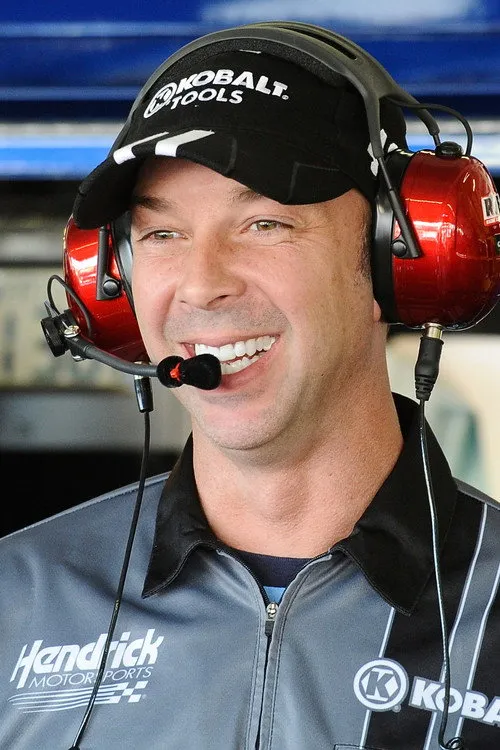 Chad Knaus interpretando a Himself