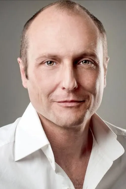 Gin Fedotov ha trabajado con Chad Nobert en 1 ocasiones