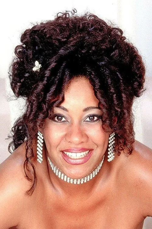 Chaka T. interpretando a (archive footage)