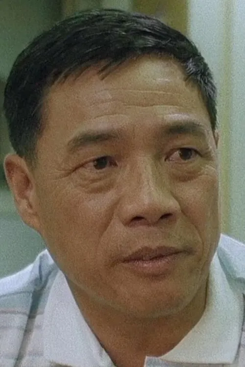 Chan Chuen interpretando a Uncle Liang