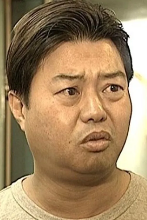 Chan Chung-Wai interpretando a Complaining whore customer