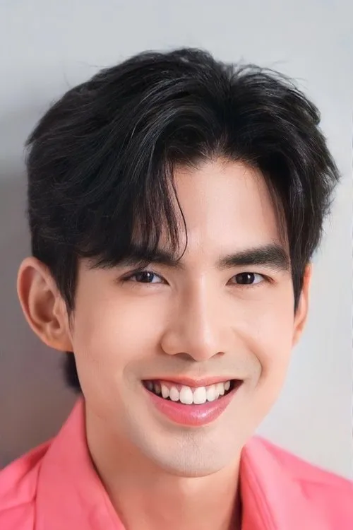 ฉันทวิชช์ ธนะเสวี interpretando a Lhong