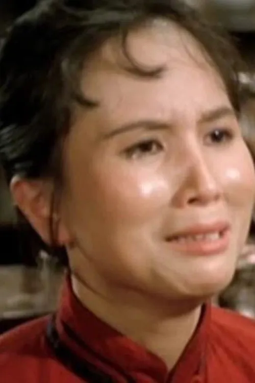 Chan Yuet-Yue interpretando a May