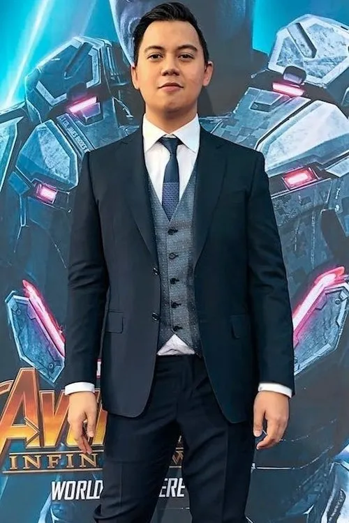 Chandra Liow interpretando a Chandra