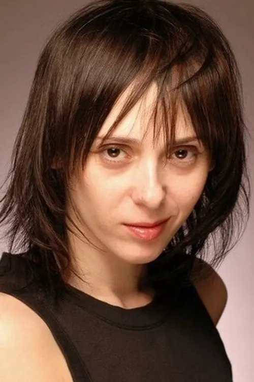 Chantal Ughi interpretando a Corinna