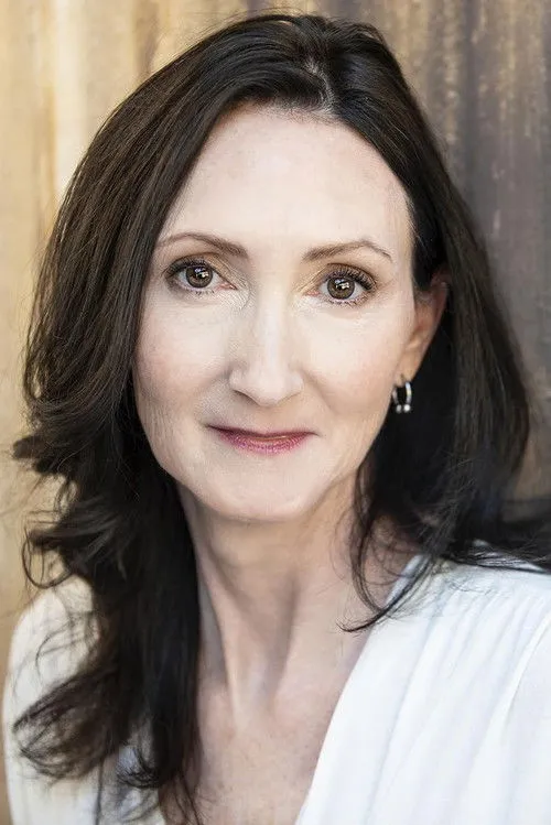 Charlene McNabb interpretando a Anne